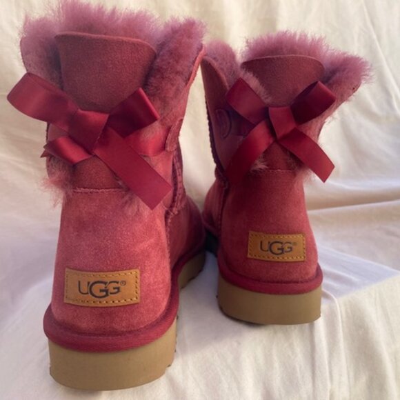 Pink Ugg ankle boots Size 10 Brand New! - Picture 2 of 3